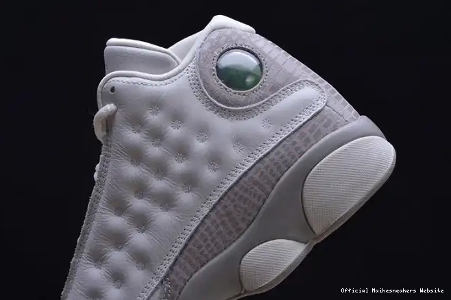 Official Maikesneakers 